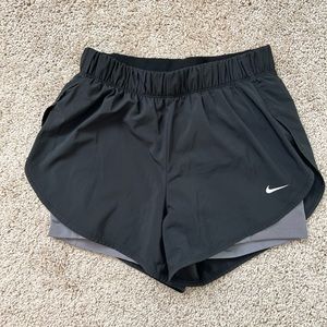 Nike Flex 2-in-1 shorts, black with gray lining, size Medium